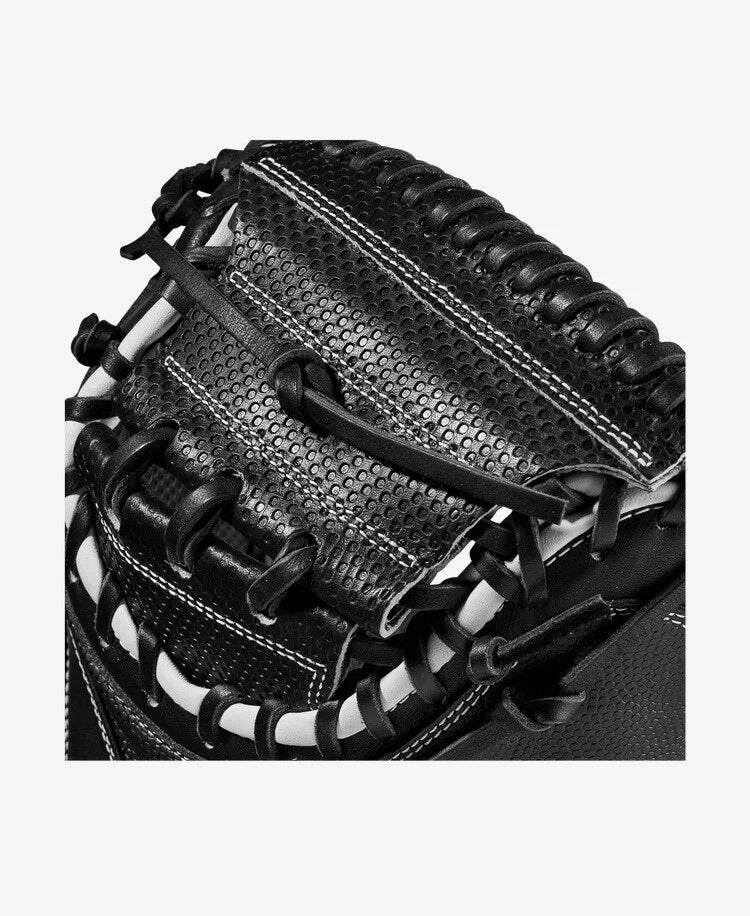 2023 WILSON A2000® SCM1DSS 33.5” BASEBALL CATCHER’S MITT