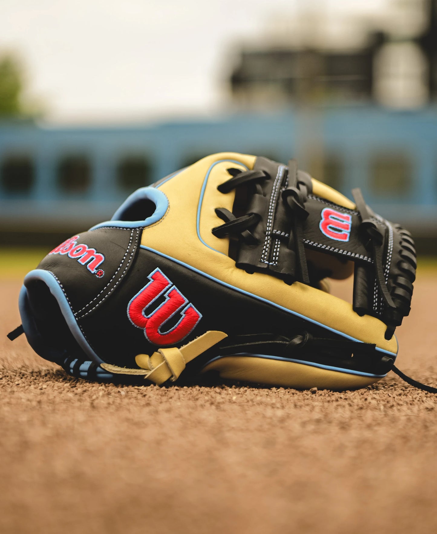 2025 A1000® 1786 11.5” INFIELD BASEBALL GLOVE